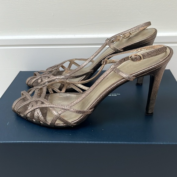 Nine West Sandals size 7. Neutral color. Formal event or with a pair of jeans - Picture 2 of 3